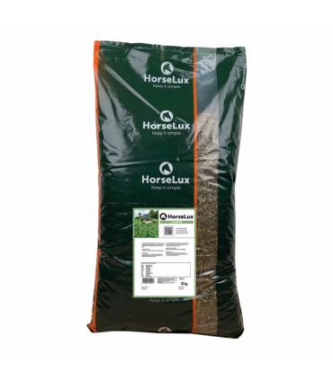HorseLux Lucerne – fiberrigt foder med olie, der støtter tyggetid og energi.
