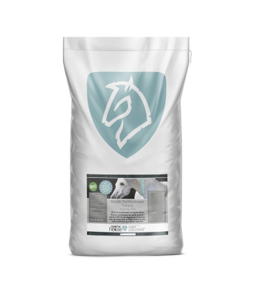 Nordic Sortkommen Pellets – naturligt tilskud til hestens immunforsvar og pels.